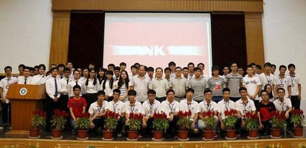 辩论赛大合照 辩论赛大合照