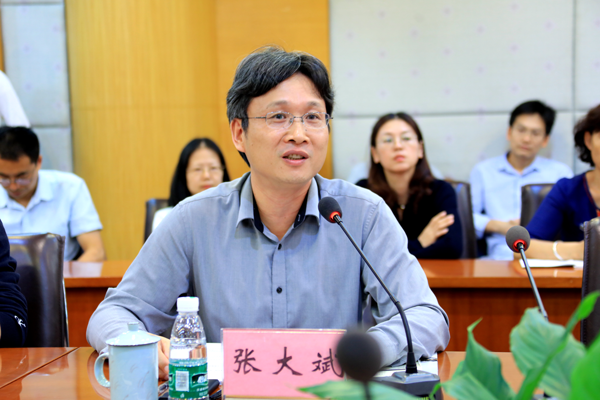 大数据与计算机学院院长张大斌介绍白云宏产业学院建设情况.png
